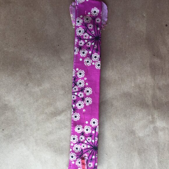 Artist made fabric cuff bracelet magenta pink - Picture 4 of 7